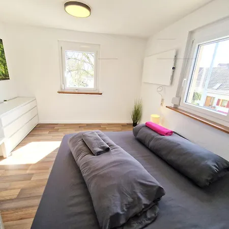 Traumwohnung Mit Sonnen-balkon - Nur 5 Min Vom Ep *