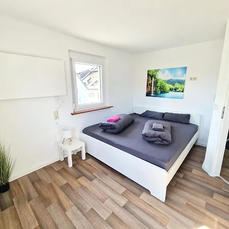 Apartment Traumwohnung Mit Sonnen-balkon - Nur 5 Min Vom Ep Rheinhausen