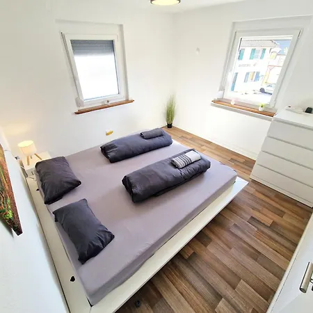 Apartment Traumwohnung Mit Sonnen-balkon - Nur 5 Min Vom Ep