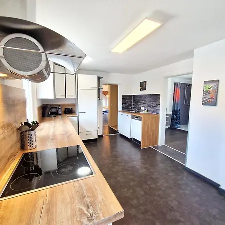 Traumwohnung Mit Sonnen-balkon - Nur 5 Min Vom Ep Apartment