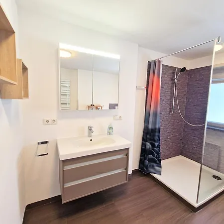 Traumwohnung Mit Sonnen-balkon - Nur 5 Min Vom Ep *